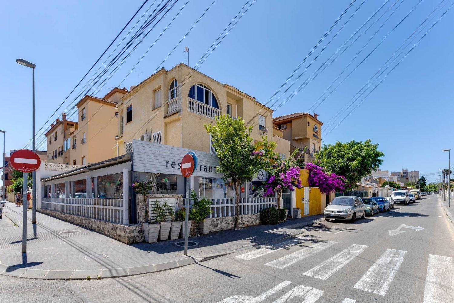 Santana -19 At With Pool, Garage And Lift Torrevieja